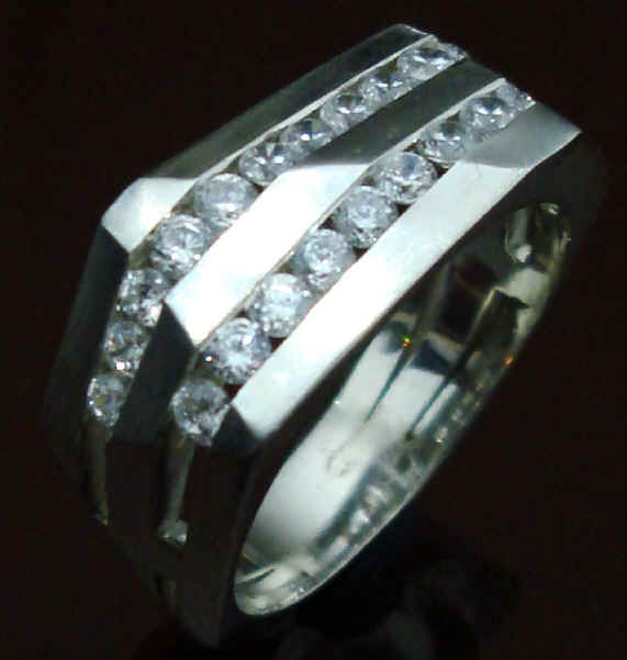 anillo oro blanco diamantes